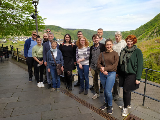 Das Bild zeigt die Teilnehmer:innen der Studienexkursion. 