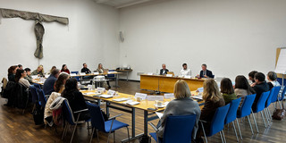 Das Bild zeigt die Teilnehmenden der Tagung zum Thema Apokalyptik.