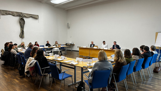 Das Bild zeigt die Teilnehmenden der Tagung zum Thema Apokalyptik.