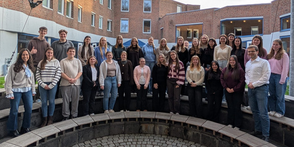 Das Bild zeigt die Teilnehmer:innen beim Blocktag.