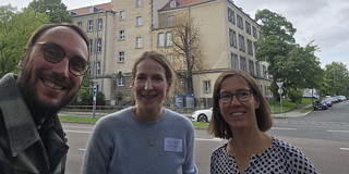Das Bild zeigt Prof. Gärtner, PD Dr. Tack und PD Dr. Herbst in Dresden.